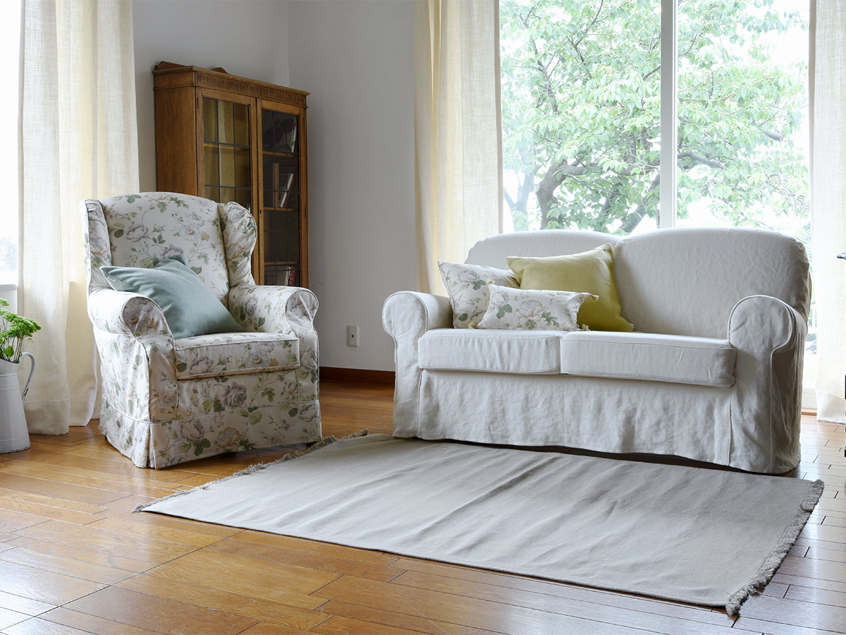 081 S1ラブソファとウィングチェアのラスティック空間 | オーダー