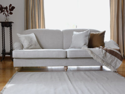 ソファカバーで新鮮な空間づくりを